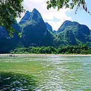  漓江雷霆队鏖战辽东金雕队，冲浪邀请赛险胜，核心复出即建功。目标直指冠军