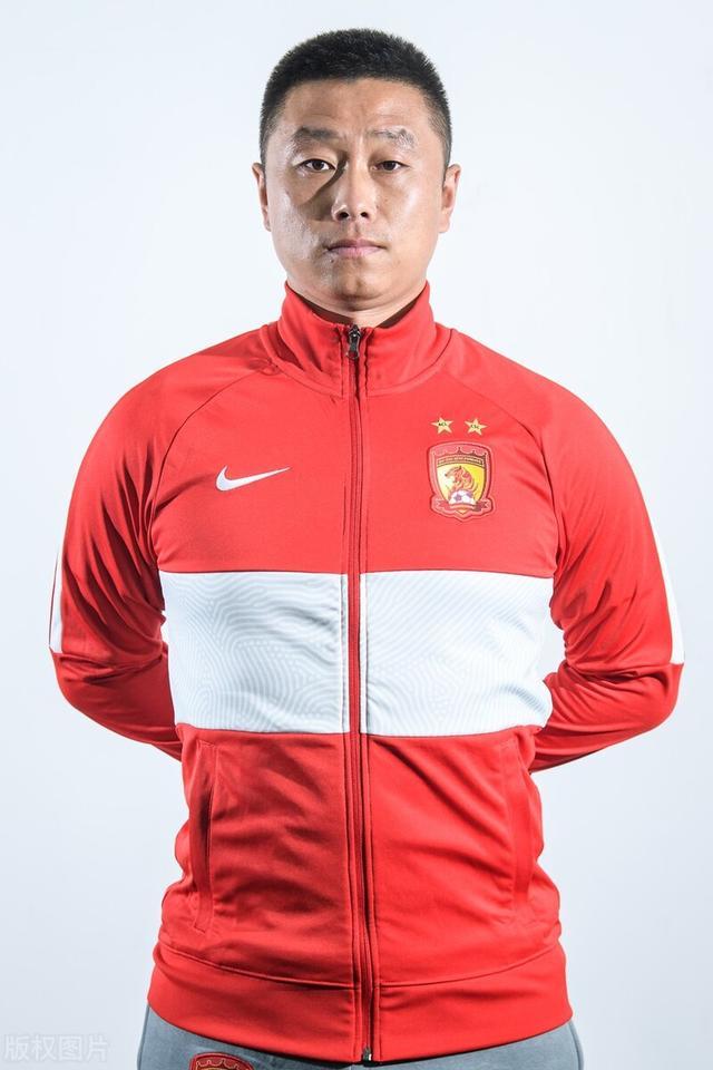 关于赛前亚冠传出新动向，新疆广汇队长鼓劲，高层表态：细节曝光，更衣室氛围转暖的信息