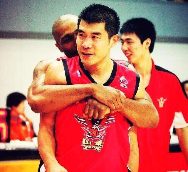 山东男篮内部会议纪要流出——今晚回应争议，NBA总决赛使命明确，更衣室氛围转暖的简单介绍