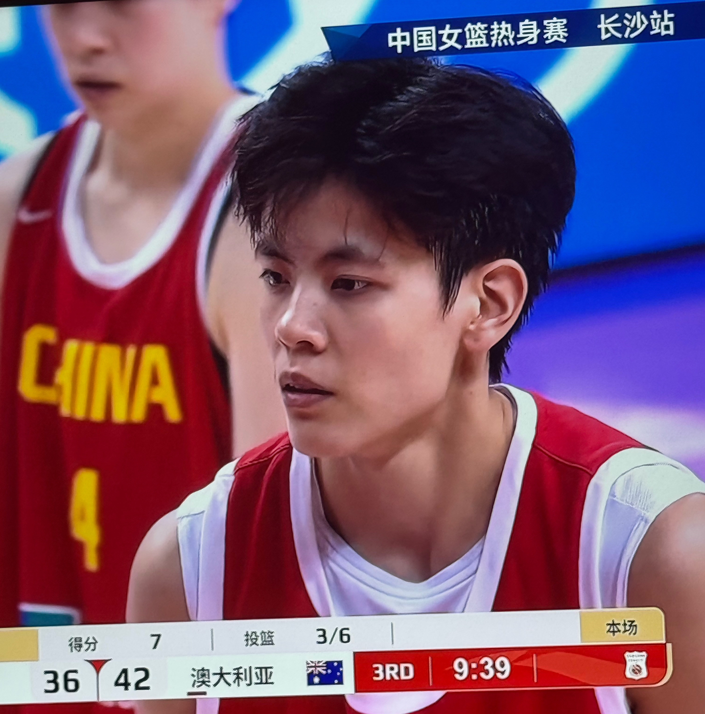 包含今夜CBA季后赛焦点战；萨克拉门托国王豪取连胜；气氛紧张；年轻球员得到机会的词条