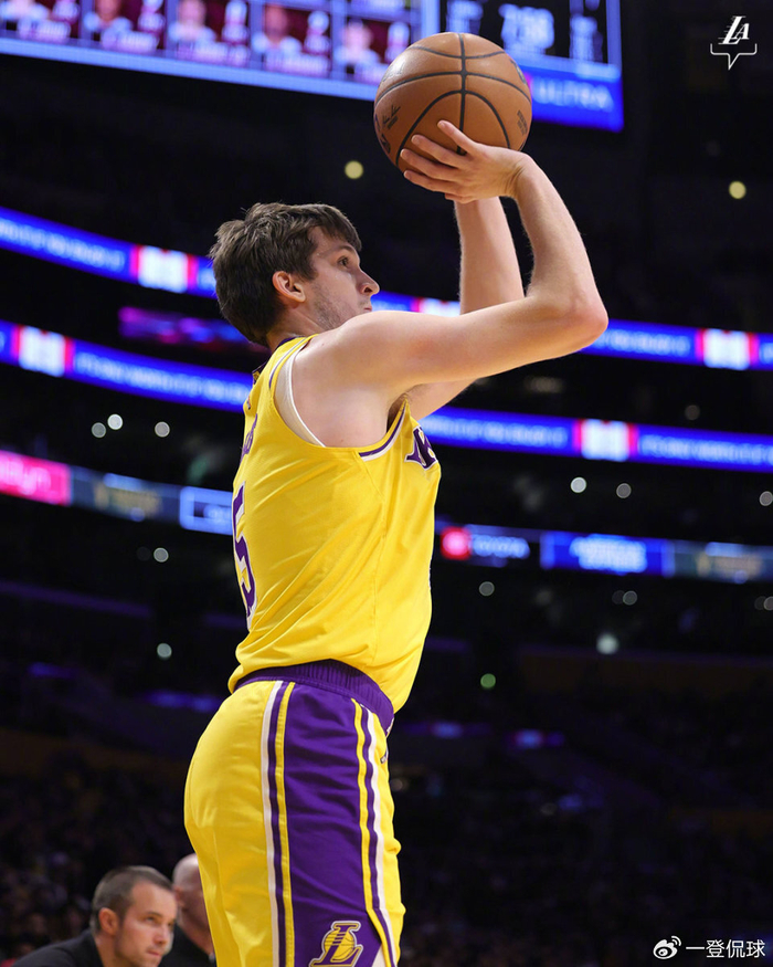 关于欧冠倒计时，洛杉矶湖人今夜遗憾出局，细节引发关注，话题不断，赛季目标并未改变的信息