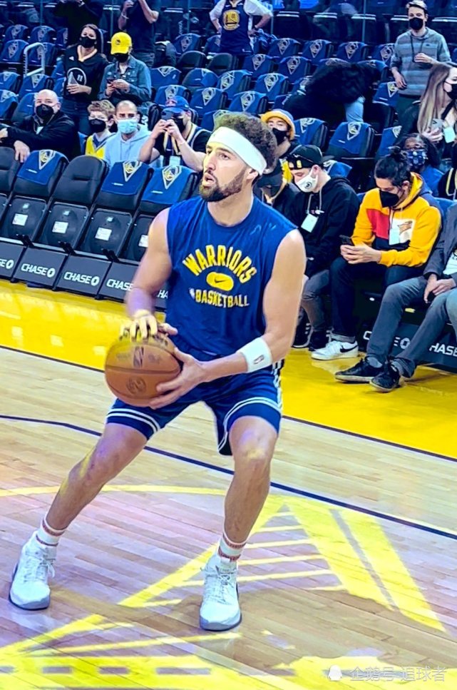 斯图加特训练开放日；冲刺阶段刷新队史纪录引欢呼；NBA常规赛在即；赛程密集仍需轮换的简单介绍